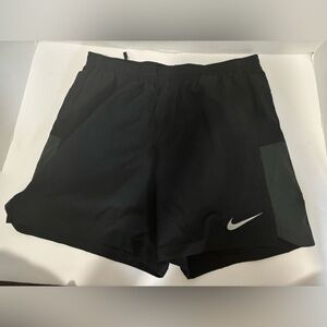 Women’s M Nike Dri Fit Shorts